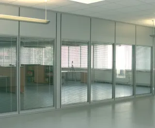 Büro-System-Trennwände und Glastrennwände Büro-System-Trennwände und Glastrennwände