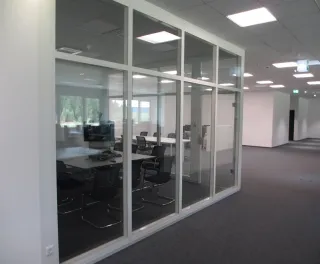Büro-System-Trennwände und Glastrennwände Büro-System-Trennwände und Glastrennwände
