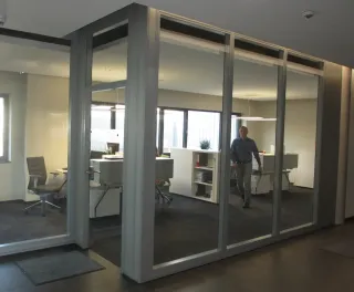Büro-System-Trennwände und Glastrennwände Büro-System-Trennwände und Glastrennwände