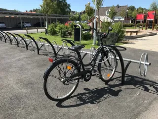 Fahrradständer und Fahrradüberdachungen Fahrradständer und Fahrradüberdachungen