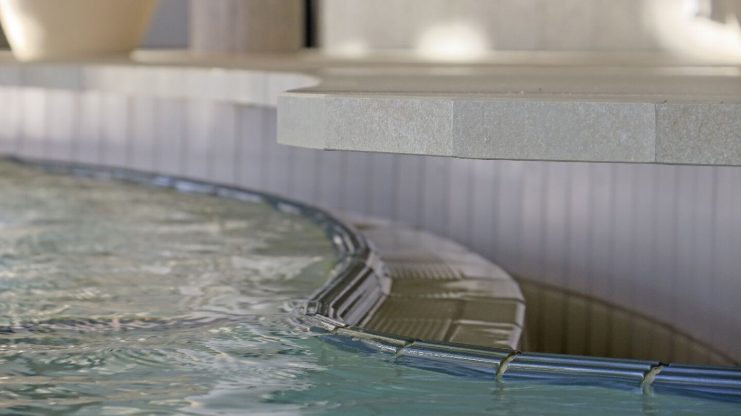 Schwimmbadkeramik: Chroma, Bäderspezialprogramm, Beckenkopfsysteme