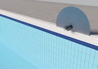 Schwimmbad mit Fliesenverkleidung und präziser Wasserlinie
