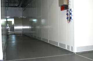 GFK-Sandwichelemente für hohe Hygieneanforderungen GFK-Sandwichelemente für hohe Hygieneanforderungen