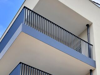 Balkongeländer mit architektonischem Anspruch: Zebral®