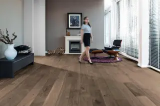 Parkett grundieren und colorieren mit individueller Holzoptik Parkett grundieren und colorieren mit individueller Holzoptik