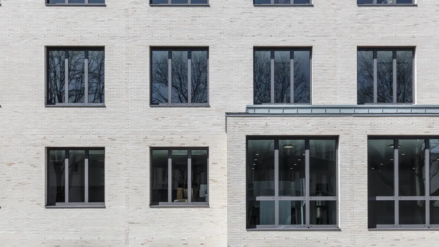 heroal Fenstersysteme aus Aluminium heroal Fenstersysteme aus Aluminium