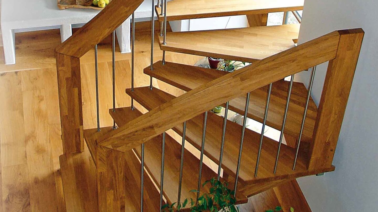 Geländergetragene Treppen aus Holz