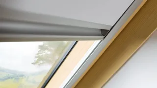 Sonnschutz und Hitzeschutz für Dachfenster Sonnschutz und Hitzeschutz für Dachfenster