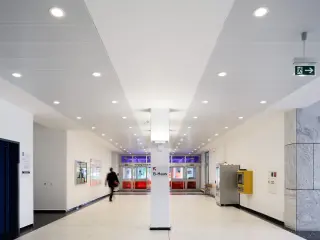 Baulicher Brandschutz mit selbständig klassifizierten Unterdecken Baulicher Brandschutz mit selbständig klassifizierten Unterdecken