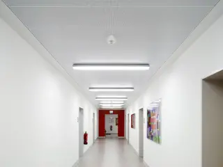 Baulicher Brandschutz mit selbständig klassifizierten Unterdecken Baulicher Brandschutz mit selbständig klassifizierten Unterdecken