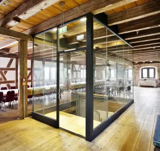 Brandschutzverglasungen für Glastüren und Glaswände Brandschutzverglasungen für Glastüren und Glaswände