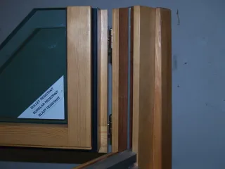 Delignit® Panzerholz Protect - Holzwerkstoff f. sicherheitsrelevante Anwendungen Delignit® Panzerholz Protect - Holzwerkstoff f. sicherheitsrelevante Anwendungen