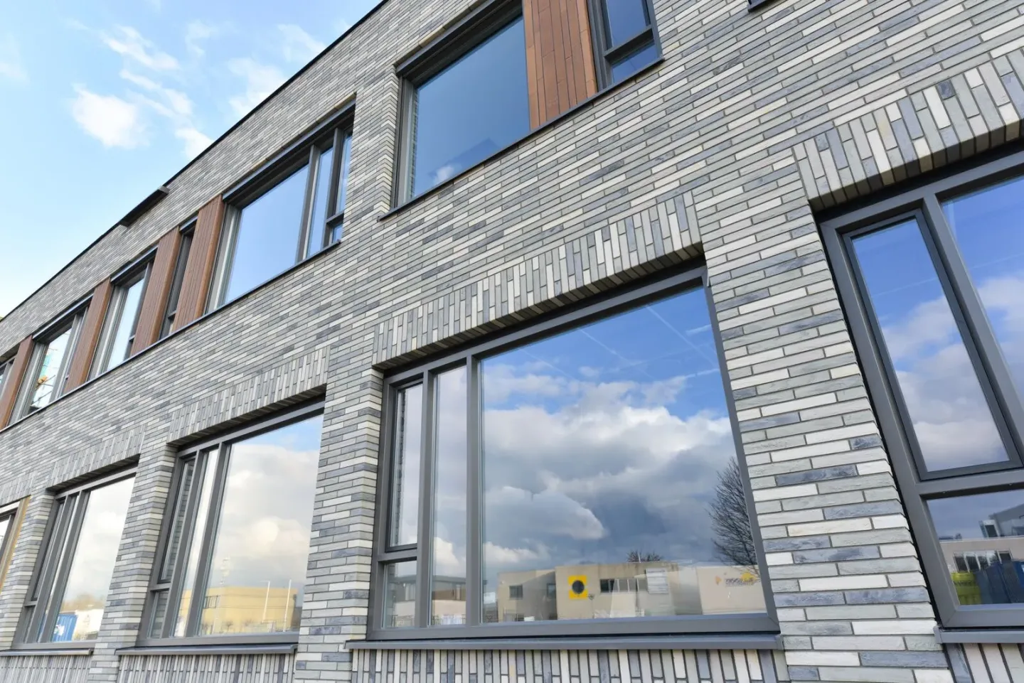 Fensterprofilsystem Elegant und Schiebesysteme Fensterprofilsystem Elegant und Schiebesysteme