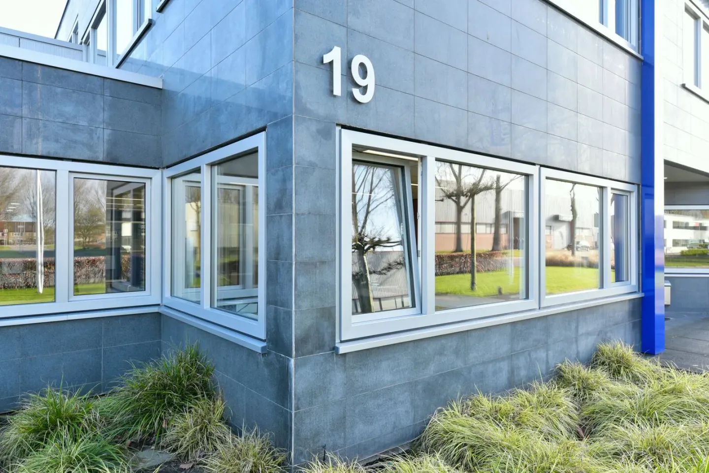 Fensterprofilsystem Elegant und Schiebesysteme Fensterprofilsystem Elegant und Schiebesysteme