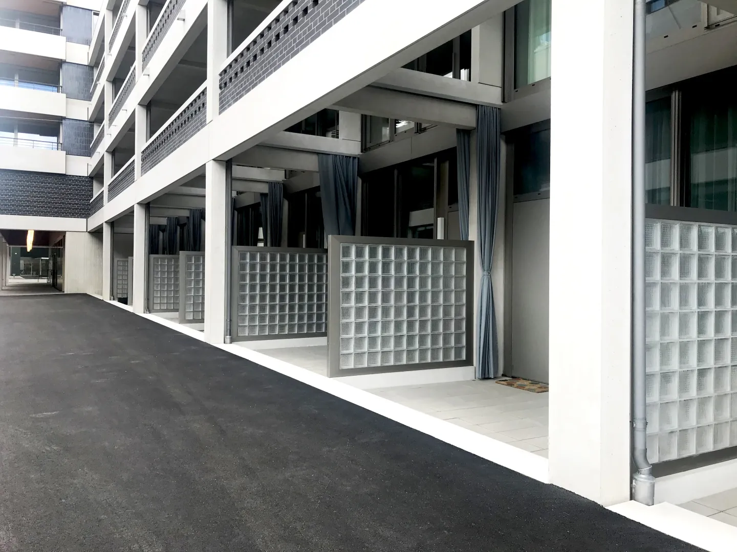 Vielfalt an Glasbausteinen und Glasziegel für Neubau und Sanierung Vielfalt an Glasbausteinen und Glasziegel für Neubau und Sanierung