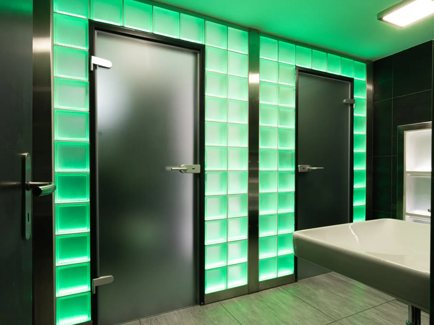 Light My Wall: Beleuchtete Glasbausteinwände Light My Wall: Beleuchtete Glasbausteinwände