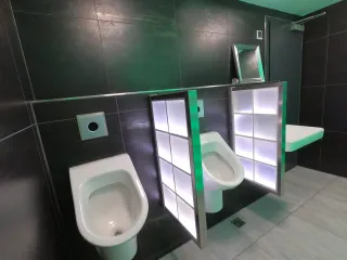 Light My Wall: Beleuchtete Glasbausteinwände Light My Wall: Beleuchtete Glasbausteinwände