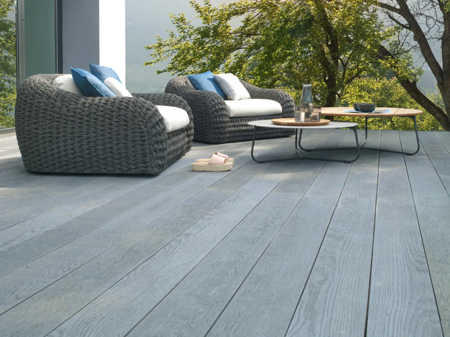 Terrassendielen aus Mineralfaser-Verbundstoff Terrassendielen aus Mineralfaser-Verbundstoff