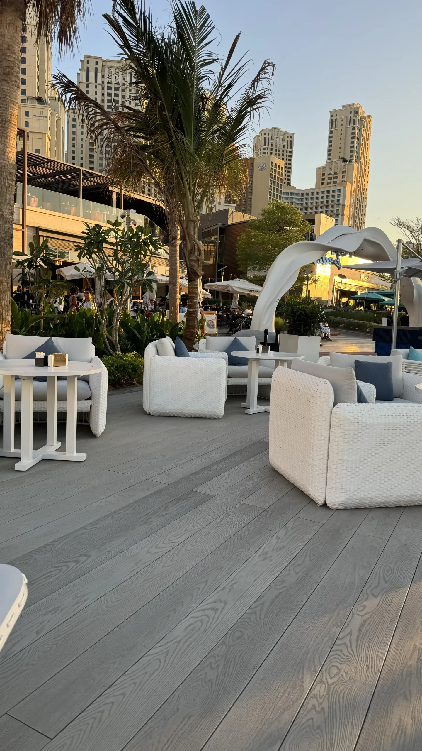 Terrassendielen aus Mineralfaser-Verbundstoff Terrassendielen aus Mineralfaser-Verbundstoff