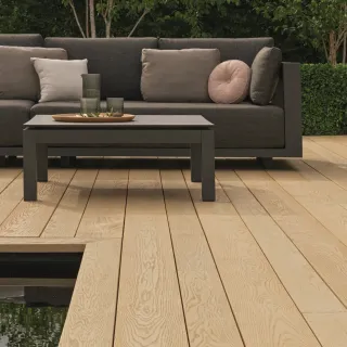 Terrassendielen aus Mineralfaser-Verbundstoff Terrassendielen aus Mineralfaser-Verbundstoff