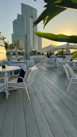 Terrassendielen aus Mineralfaser-Verbundstoff Terrassendielen aus Mineralfaser-Verbundstoff