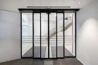 Automatische Schiebetüren von GEZE Automatische Schiebetüren von GEZE