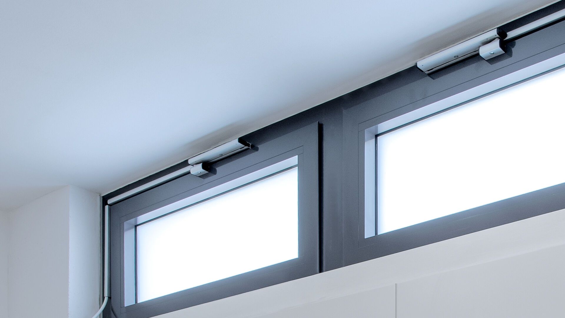 Fenster Antriebe, Öffnungs und Verriegelungssysteme, Steuerungen für RWA GEZE heinze.de