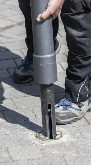 Absperrpfosten und -poller, Versorgungspoller und Leuchtpoller Absperrpfosten und -poller, Versorgungspoller und Leuchtpoller