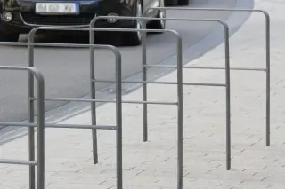 Fahrradparker und Fahrradanlehnbügel als Einzel- oder Reihenanlage Fahrradparker und Fahrradanlehnbügel als Einzel- oder Reihenanlage