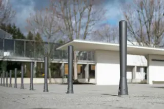 Absperrpfosten und -poller, Versorgungspoller und Leuchtpoller Absperrpfosten und -poller, Versorgungspoller und Leuchtpoller
