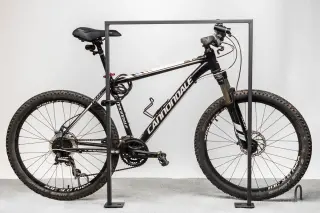 Fahrradparker und Fahrradanlehnbügel als Einzel- oder Reihenanlage Fahrradparker und Fahrradanlehnbügel als Einzel- oder Reihenanlage
