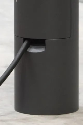 Absperrpfosten und -poller, Versorgungspoller und Leuchtpoller Absperrpfosten und -poller, Versorgungspoller und Leuchtpoller