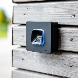 ekey xLine für Unter- und Aufputzmontage sowie ekey sLine für Sprechanlagen ekey xLine für Unter- und Aufputzmontage sowie ekey sLine für Sprechanlagen