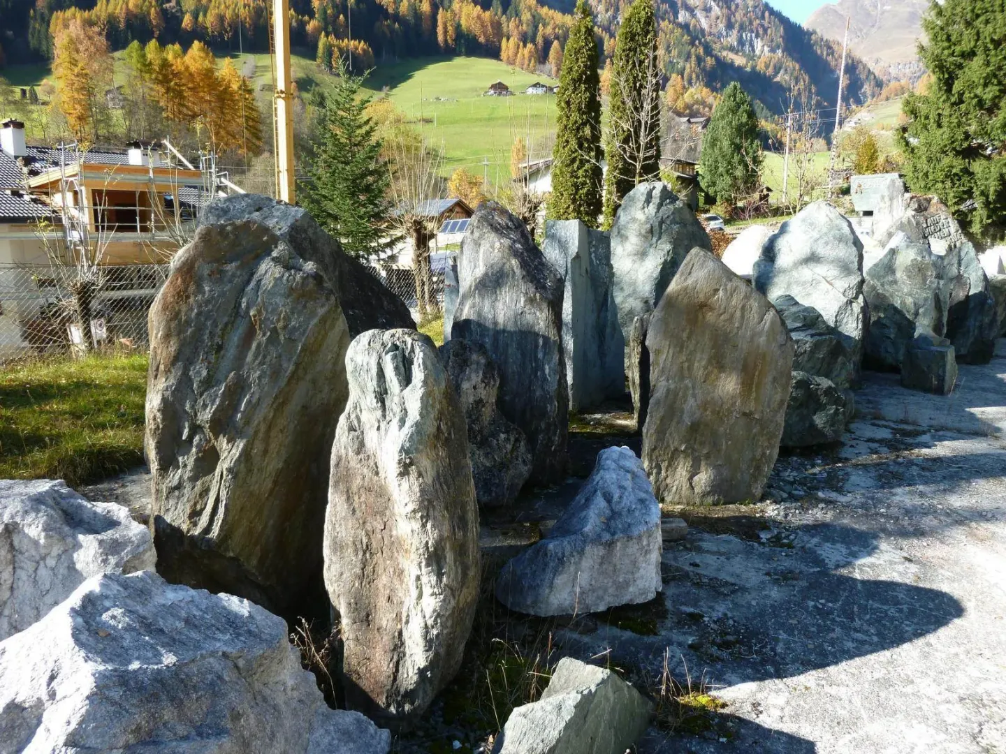 Natursteine für Treppen, Bodenplatten, Pflaster, Fassaden und Mauern Natursteine für Treppen, Bodenplatten, Pflaster, Fassaden und Mauern