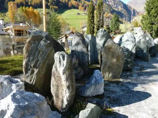 Natursteine für Treppen, Bodenplatten, Pflaster, Fassaden und Mauern Natursteine für Treppen, Bodenplatten, Pflaster, Fassaden und Mauern