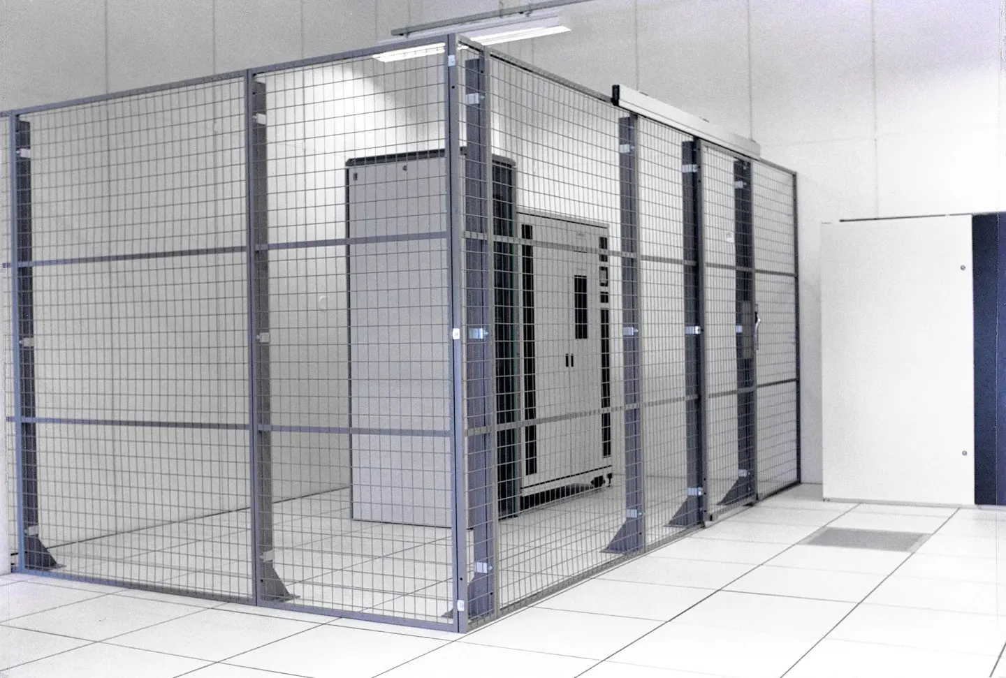 Lagertrennwände. Sicherheit im Lager. Lagertrennwände. Sicherheit im Lager.