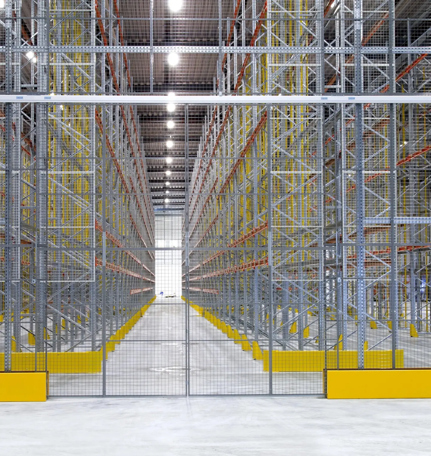 Lagertrennwände. Sicherheit im Lager. Lagertrennwände. Sicherheit im Lager.