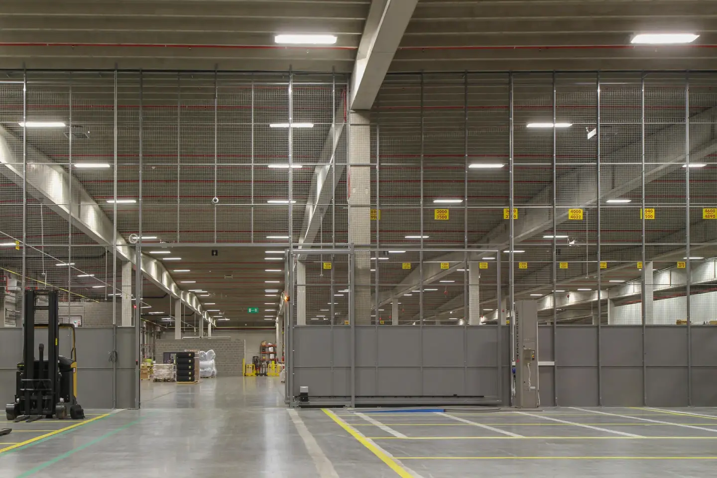 Lagertrennwände. Sicherheit im Lager. Lagertrennwände. Sicherheit im Lager.