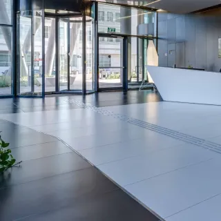 Dekton® - Wandbekleidungen, Bodenbeläge und Treppenbeläge Dekton® - Wandbekleidungen, Bodenbeläge und Treppenbeläge