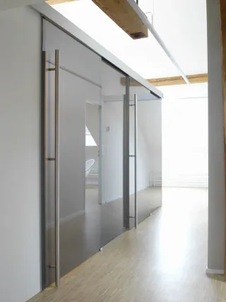 GM Schiebetürsysteme: Glas-Türen für Innenbereiche GM Schiebetürsysteme: Glas-Türen für Innenbereiche