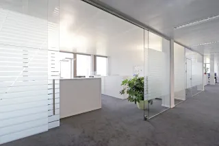GM Schiebetürsysteme: Glas-Türen für Innenbereiche GM Schiebetürsysteme: Glas-Türen für Innenbereiche