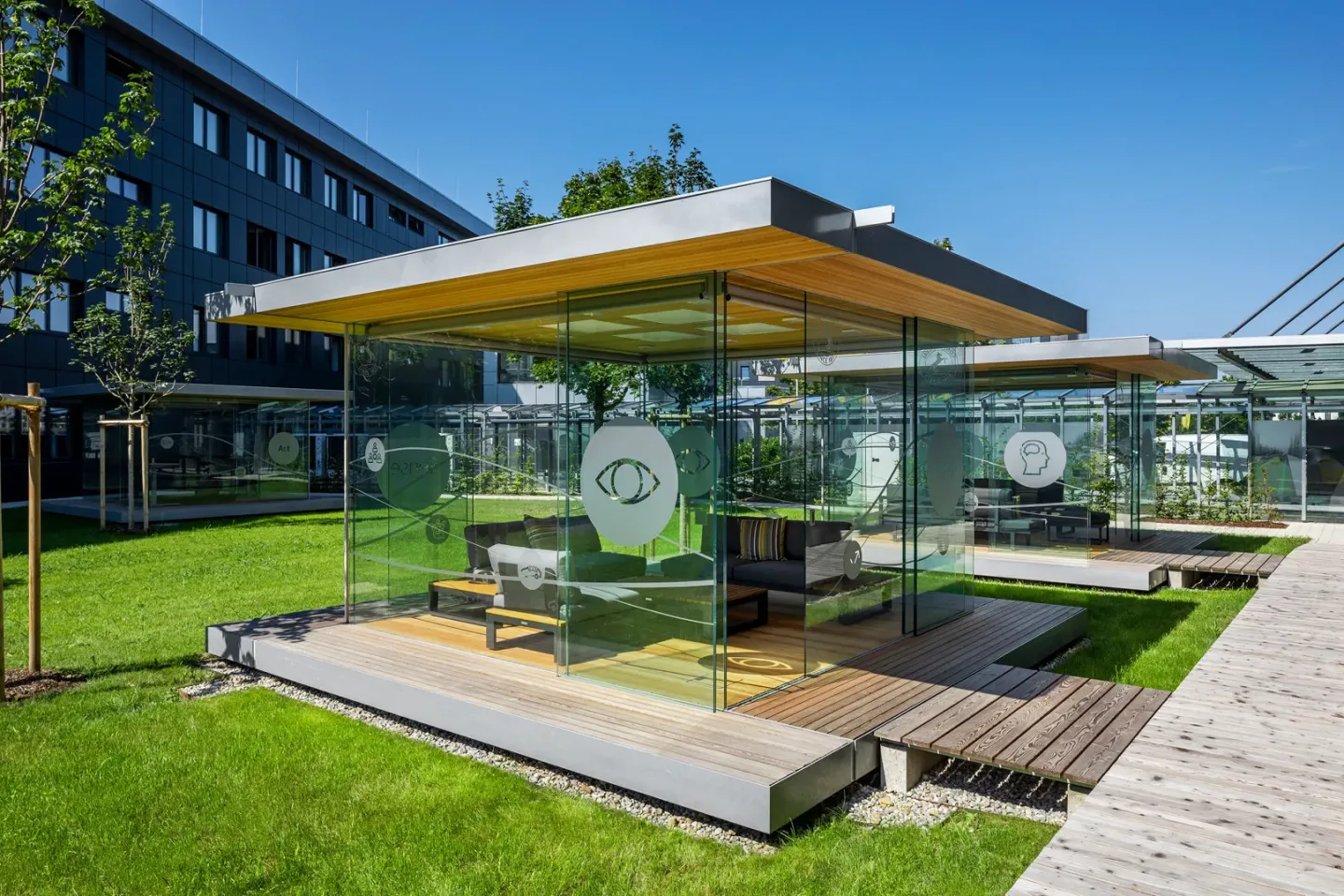 GM PAVILLON360: Stützenfreier Glas-Pavillon GM PAVILLON360: Stützenfreier Glas-Pavillon