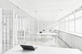 GM MARTITION®: Zweischalige Glas-Trennwand mit Tür GM MARTITION®: Zweischalige Glas-Trennwand mit Tür