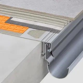 Balkon- und Terrassenkonstruktionen mit Randprofilen Balkon- und Terrassenkonstruktionen mit Randprofilen