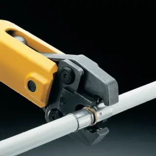 Cofit P Pressverbindungssystem für Heizungs- und Trinkwasserinstallationen Cofit P Pressverbindungssystem für Heizungs- und Trinkwasserinstallationen