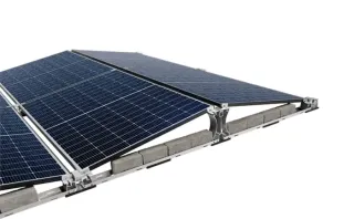 PV-Systeme mit integrierter Absturzsicherung PV-Systeme mit integrierter Absturzsicherung