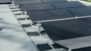 PV-Systeme mit integrierter Absturzsicherung PV-Systeme mit integrierter Absturzsicherung