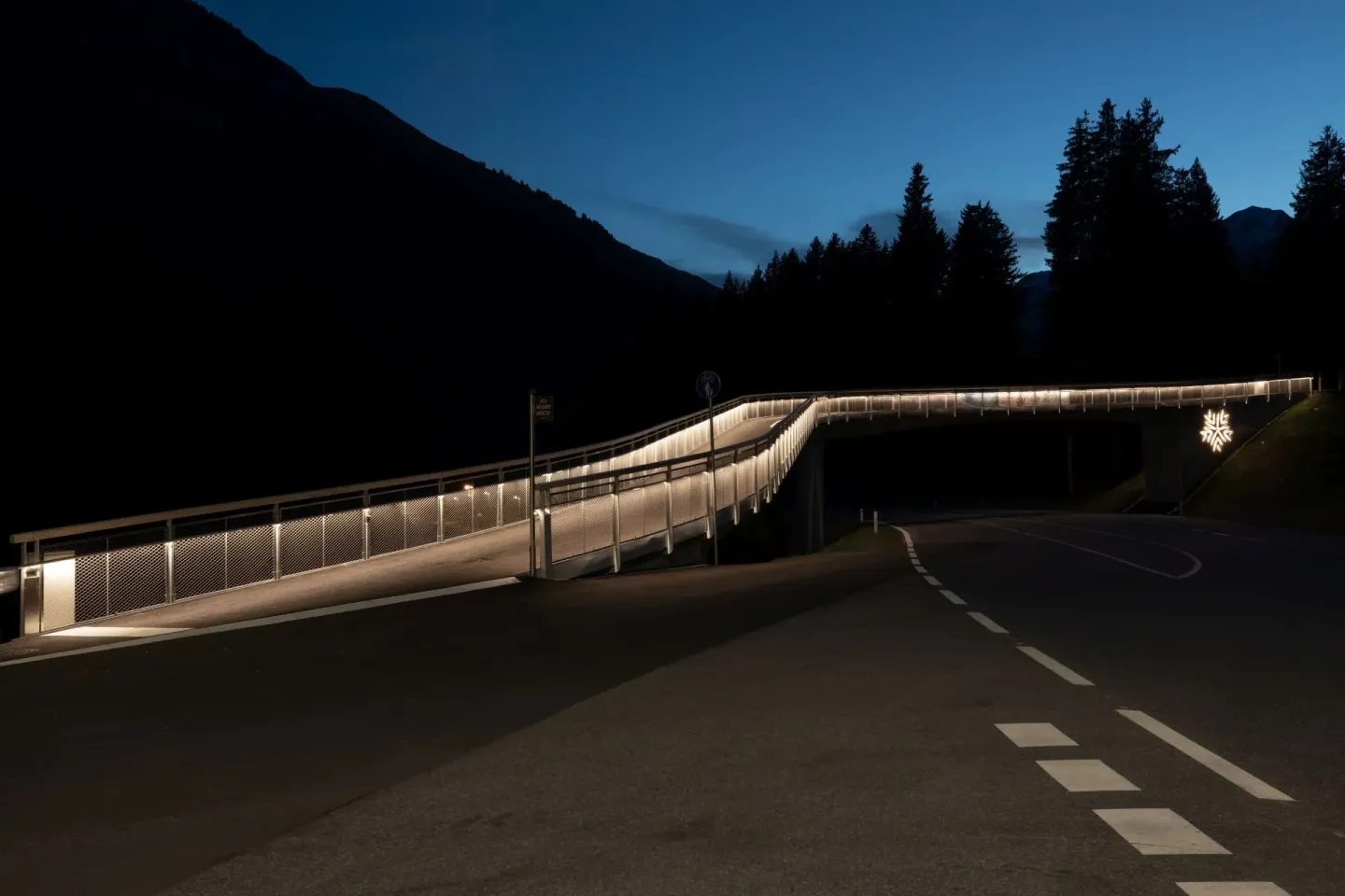 Das Licht-im-Handlauf-System
