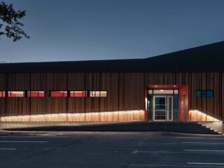 Licht, das Architektur begleitet