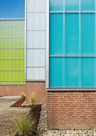 Stamisol Fassadenbahnen - Wind- und Regensicherheit bei der Fassadengestaltung Stamisol Fassadenbahnen - Wind- und Regensicherheit bei der Fassadengestaltung